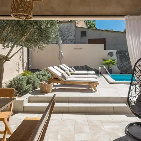 Beautiful In Pod Uckom