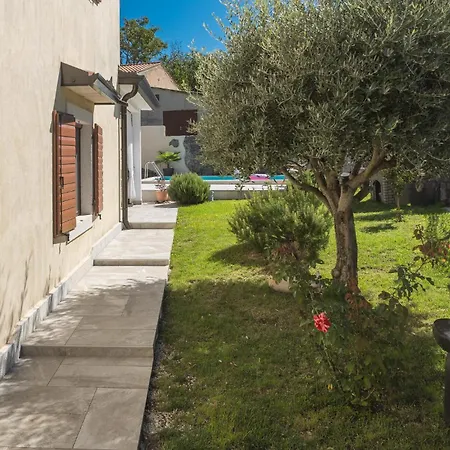 Beautiful In Pod Uckom